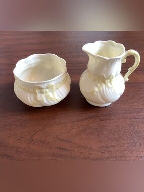 Belleek Ribbon Creamer and Sugar Set EUC